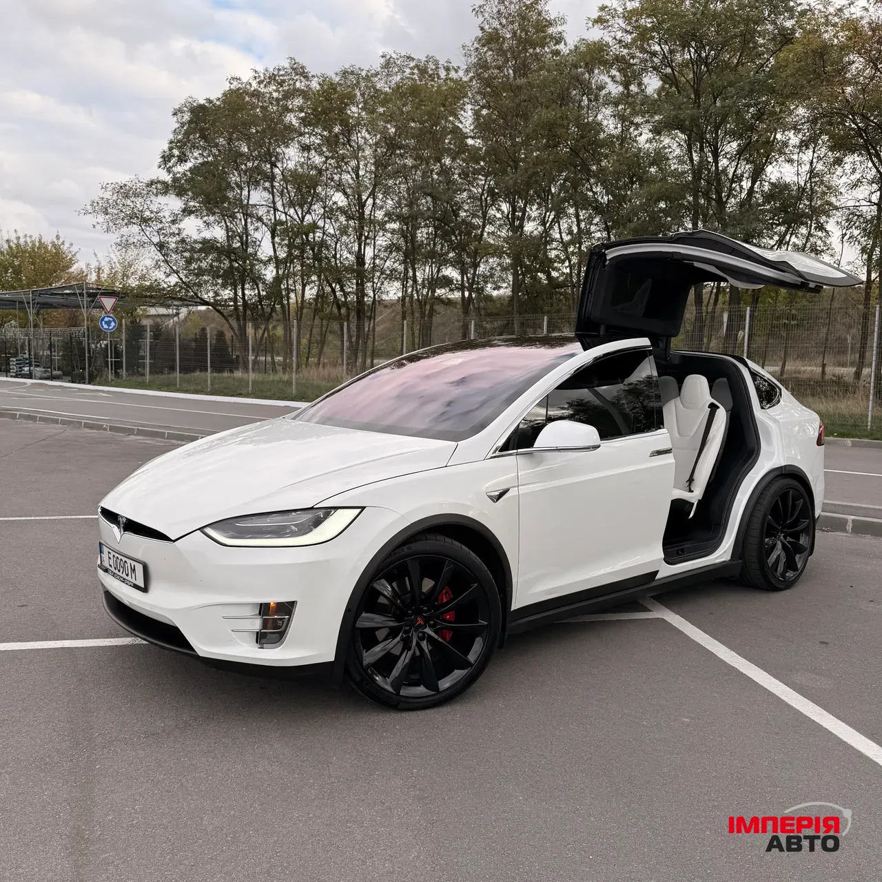 Tesla Model X - фото 3