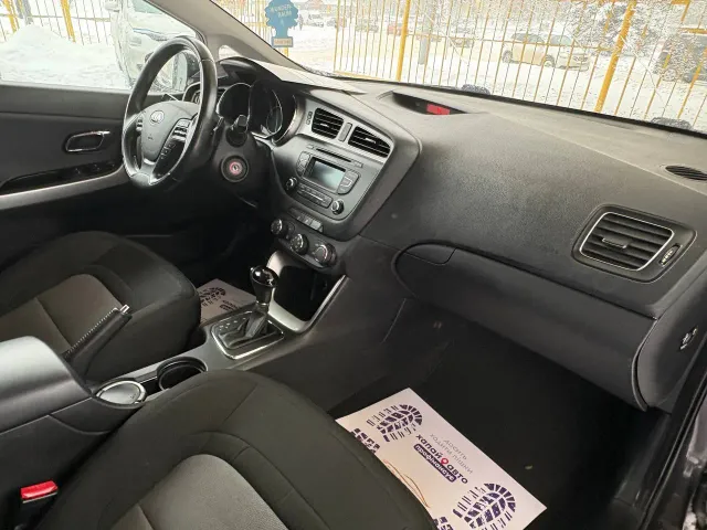 Kia Ceed - фото 5