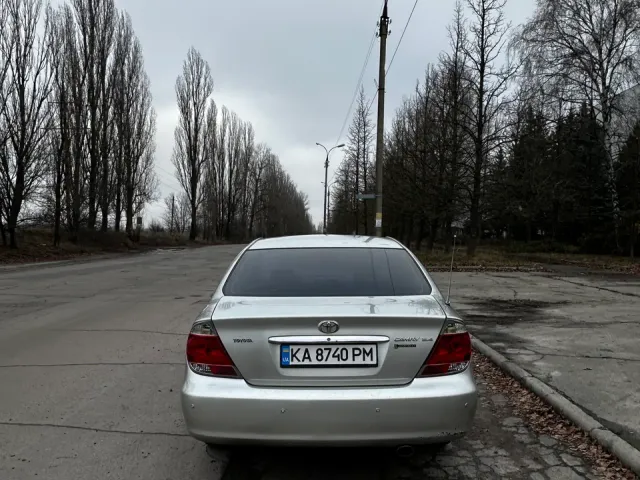 Toyota Camry - фото 5