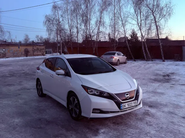 Nissan Leaf - фото 4