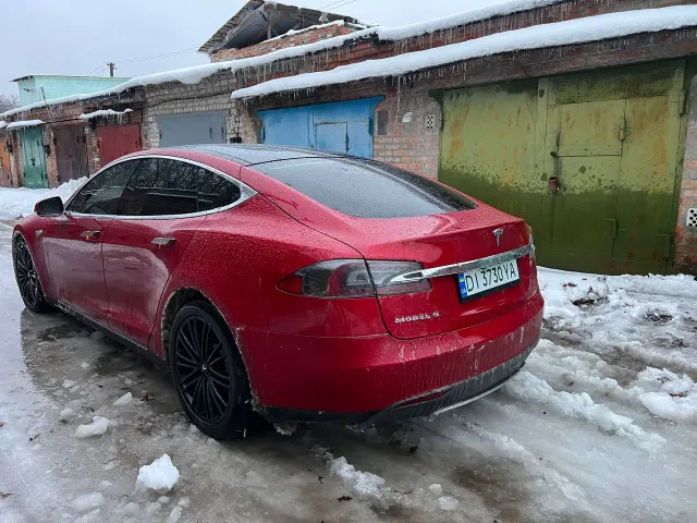 Tesla Model S - фото 3