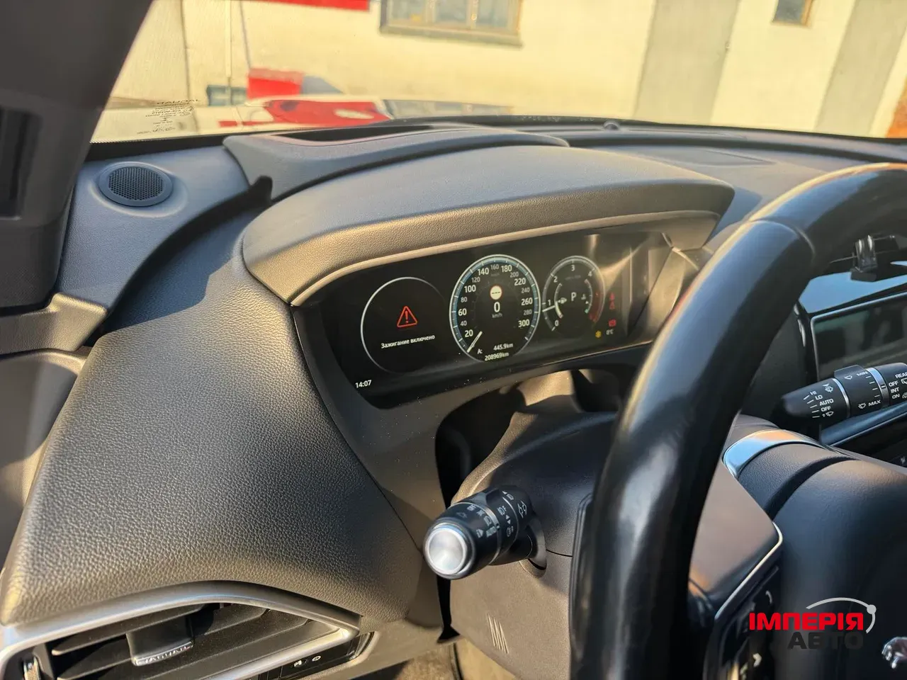 Jaguar F-Pace - фото 10