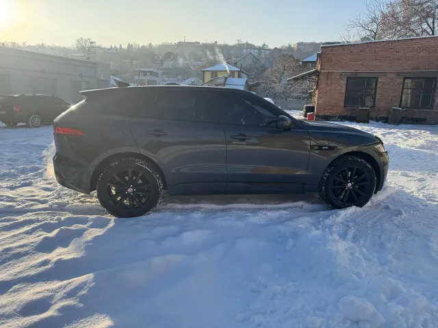 Jaguar F-Pace - фото 4