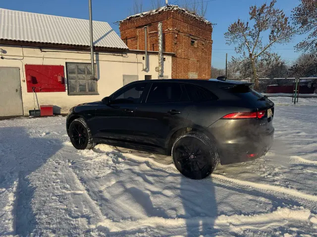 Jaguar F-Pace - фото 1