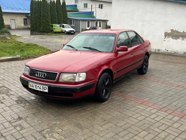 Audi 100 - фото 1