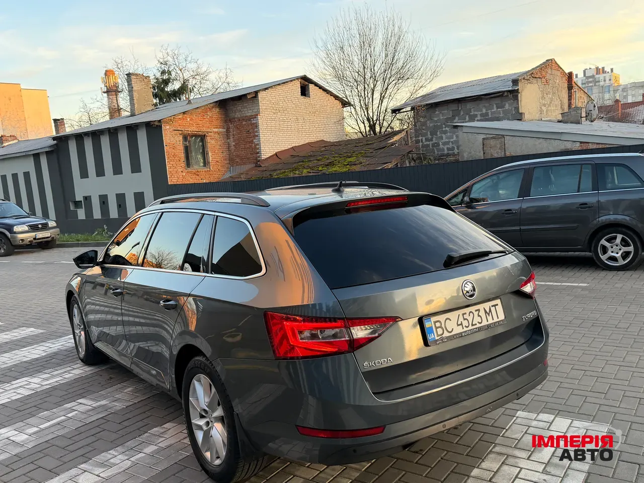 Skoda Superb - фото 8
