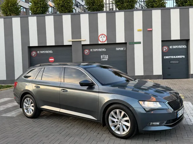 Skoda Superb - фото 1