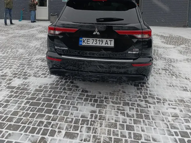 Mitsubishi Outlander - фото 5