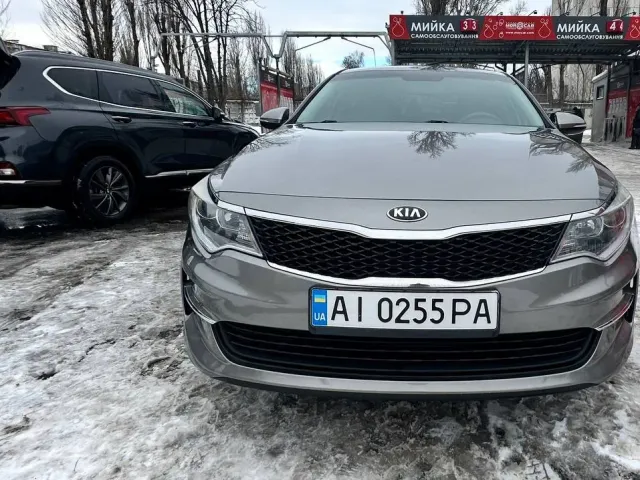 Kia Optima - фото 1