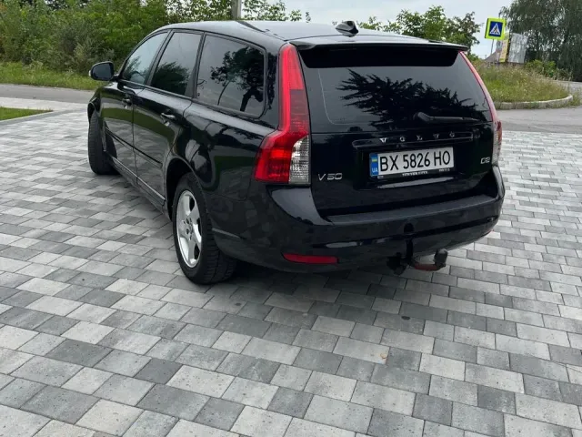Volvo V50 - фото 2