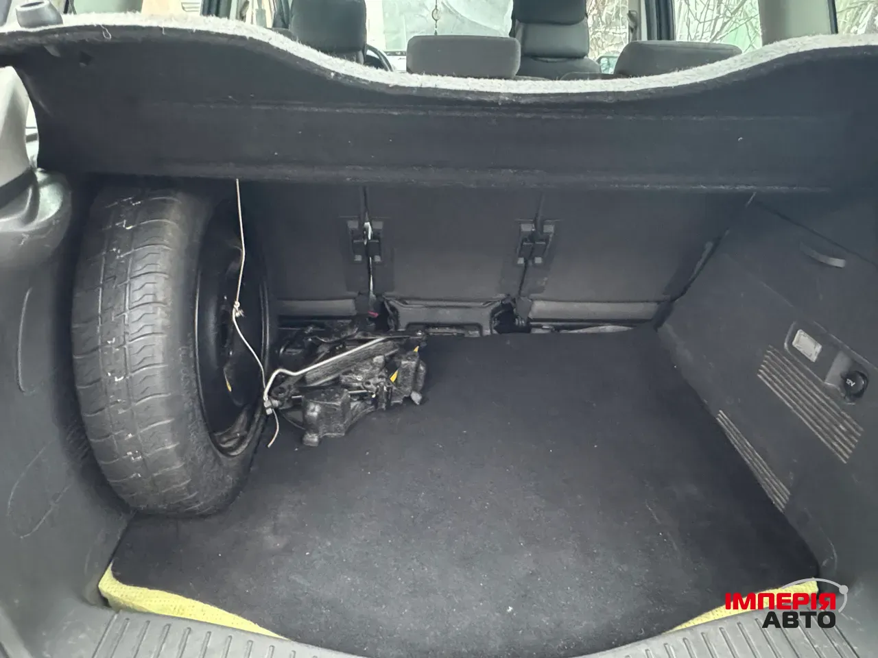 Ford C-MAX - фото 17