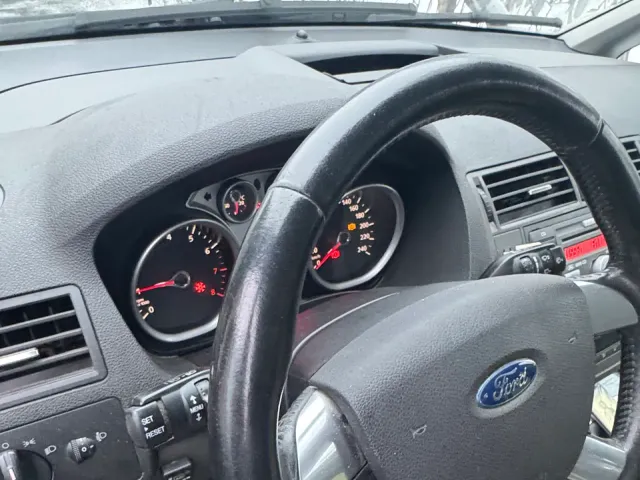 Ford C-MAX - фото 5