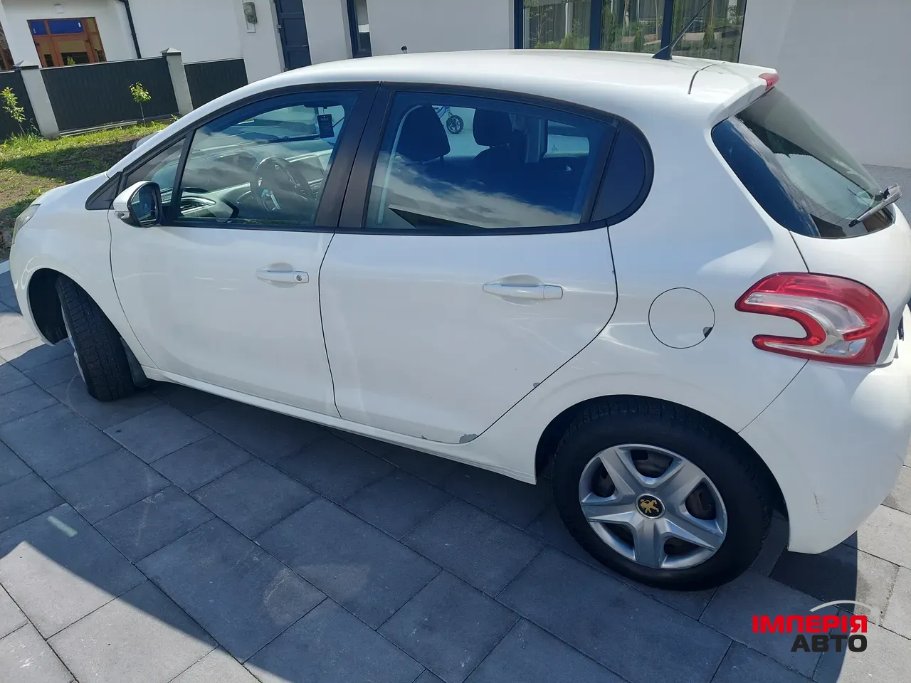 Peugeot 208 - фото 4