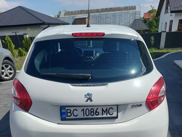 Peugeot 208 - фото 3