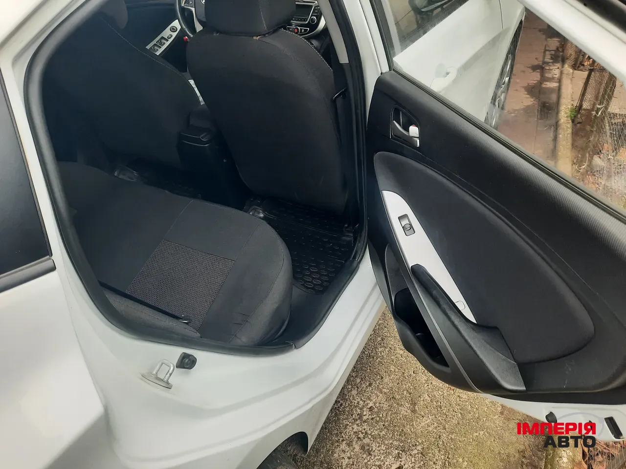 Hyundai Accent - фото 6