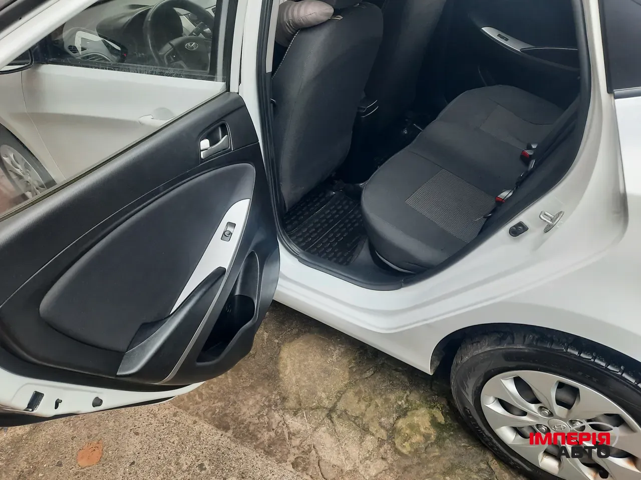 Hyundai Accent - фото 8