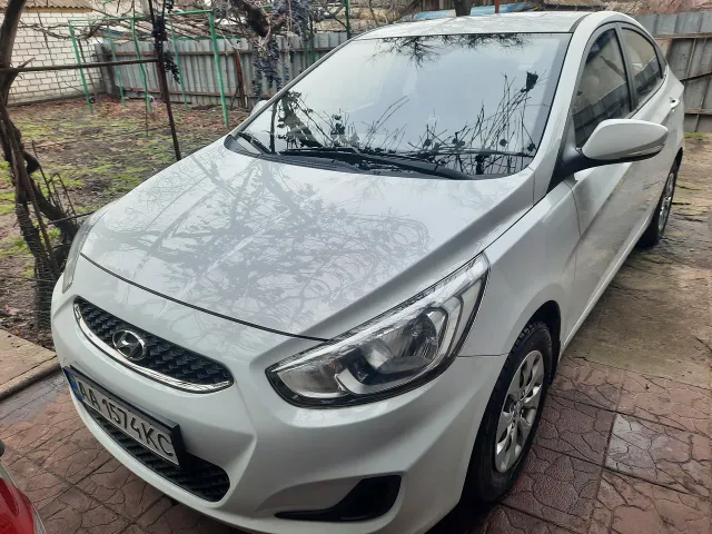 Hyundai Accent - фото 4