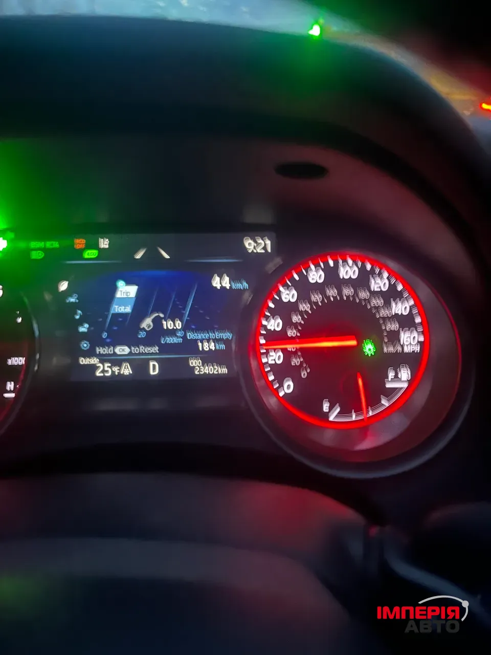 Toyota Camry - фото 2