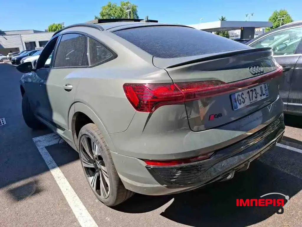 Audi Q8 Sportback e-tron - фото 7