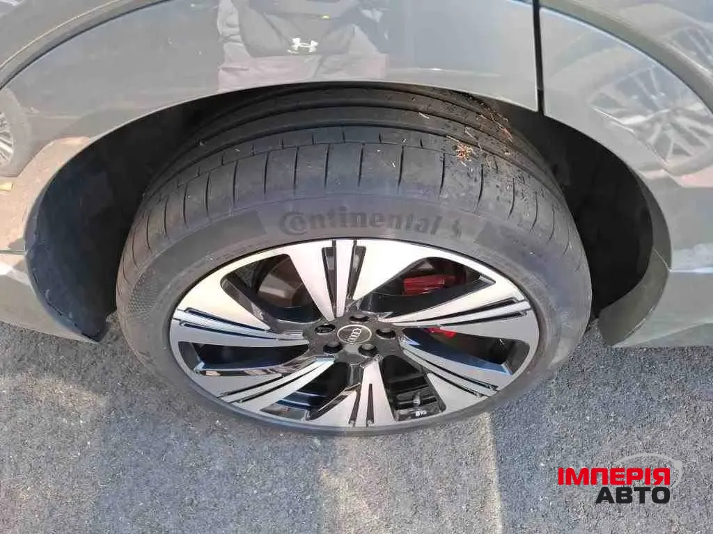 Audi Q8 Sportback e-tron - фото 10