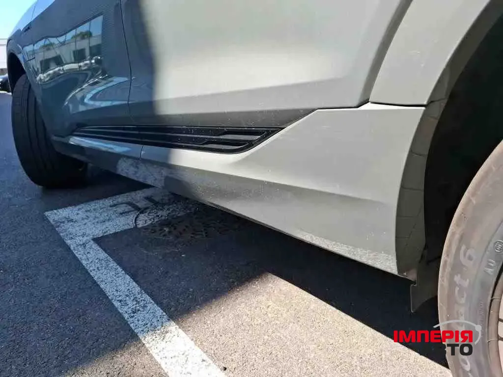 Audi Q8 Sportback e-tron - фото 13