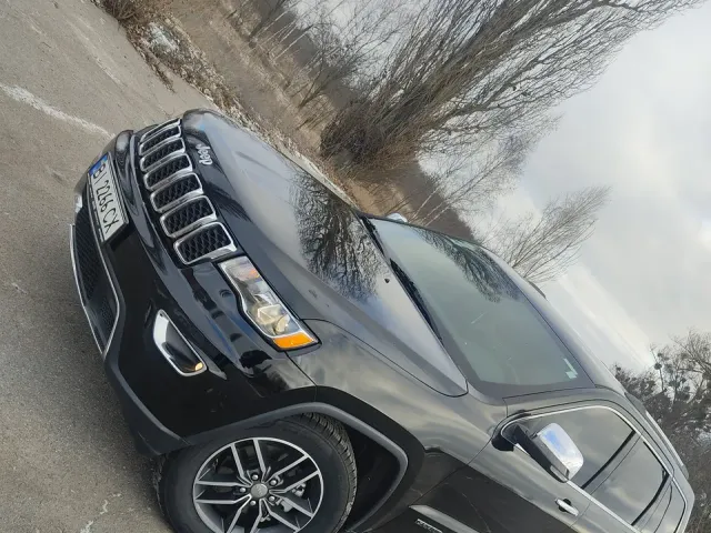 Jeep Grand Cherokee - фото 3