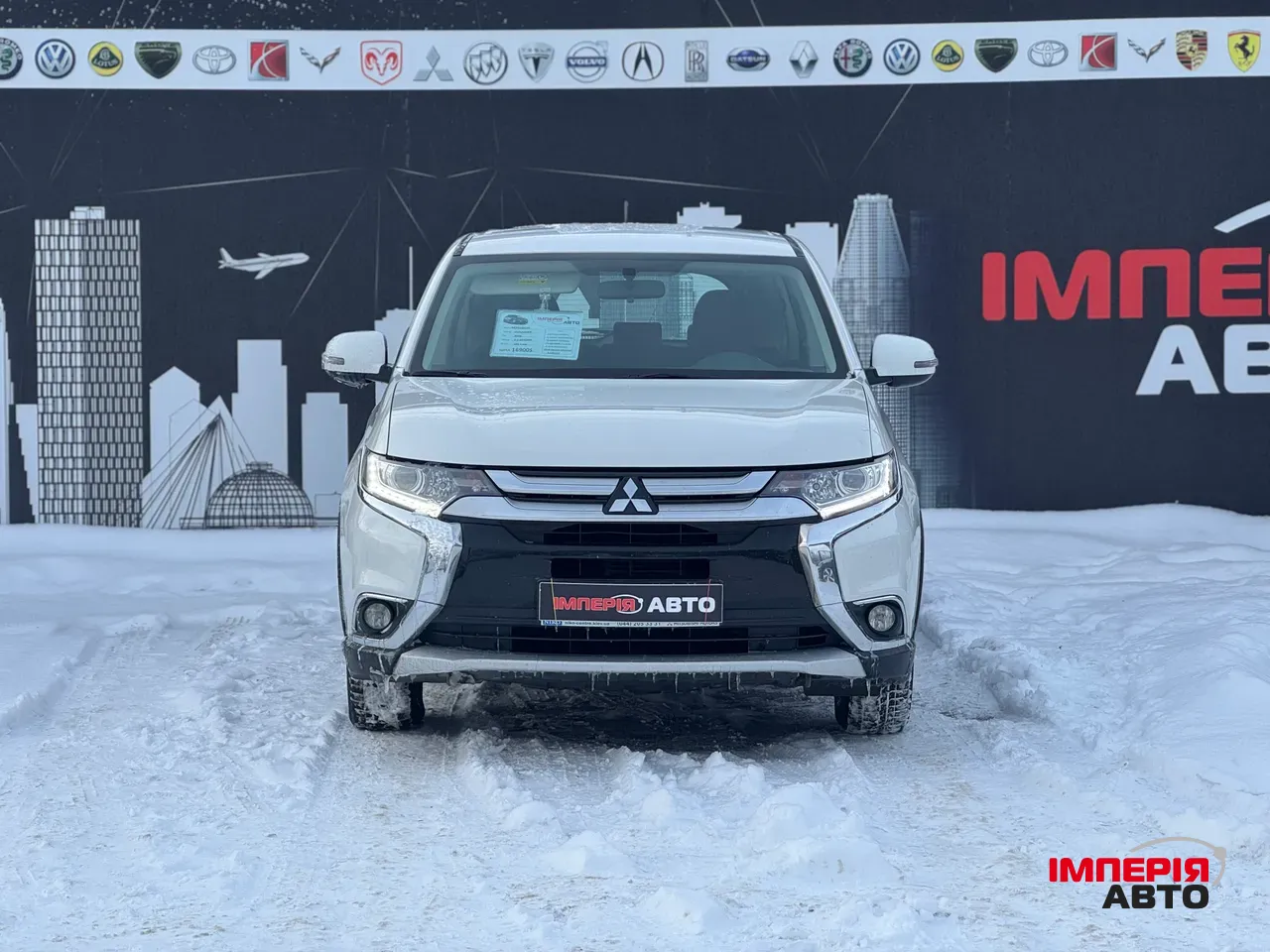 Mitsubishi Outlander - фото 1