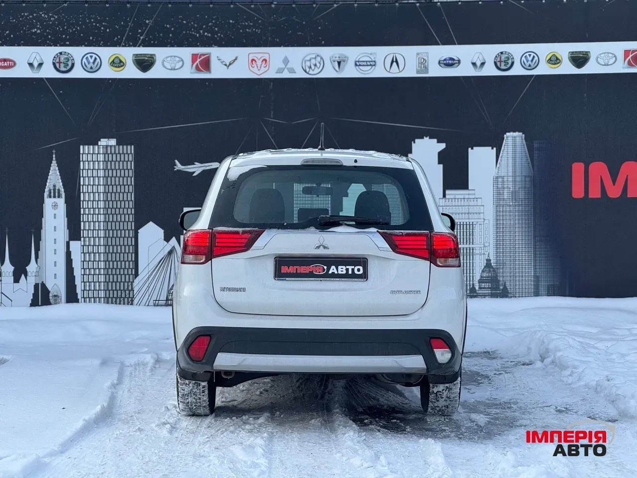 Mitsubishi Outlander - фото 4