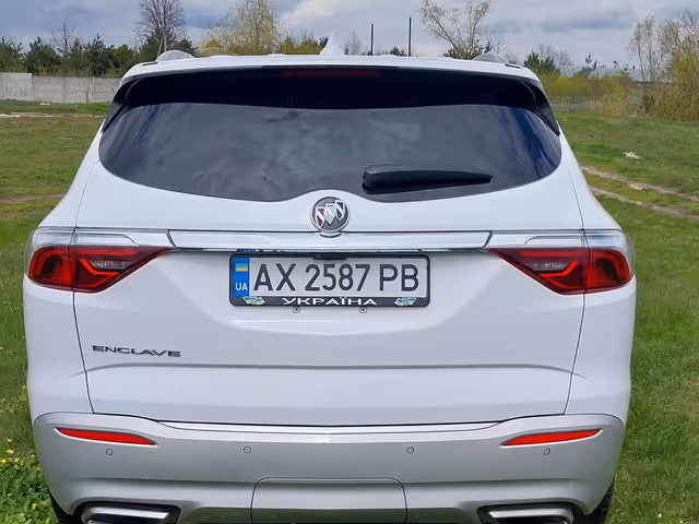 Buick Enclave - фото 2