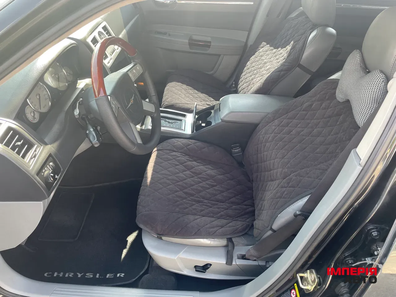 Chrysler 300C - фото 11