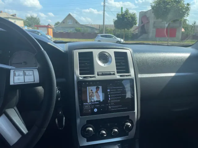 Chrysler 300C - фото 4