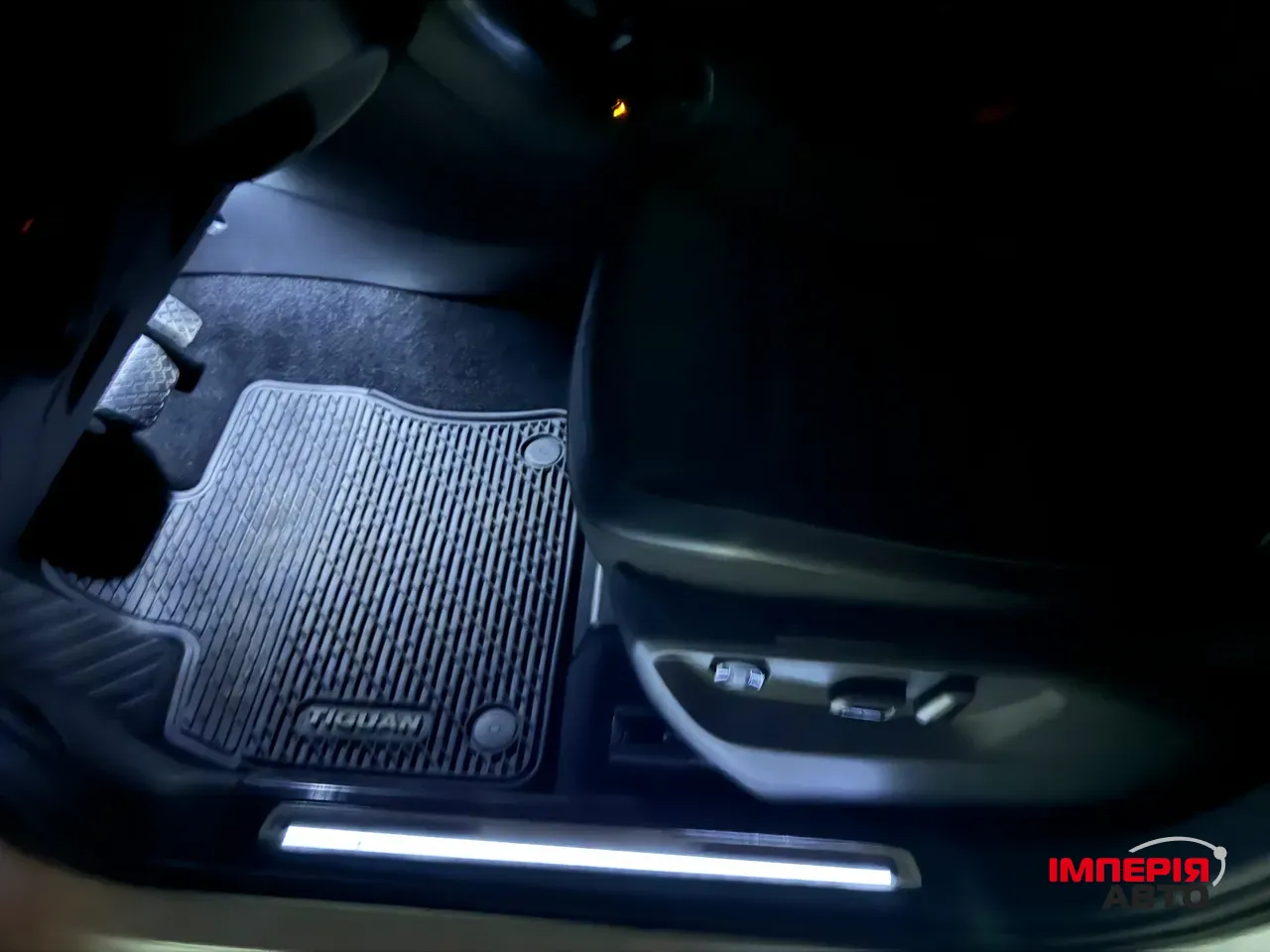 Volkswagen Tiguan - фото 25