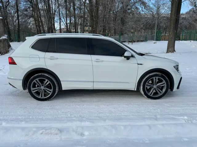 Volkswagen Tiguan - фото 5