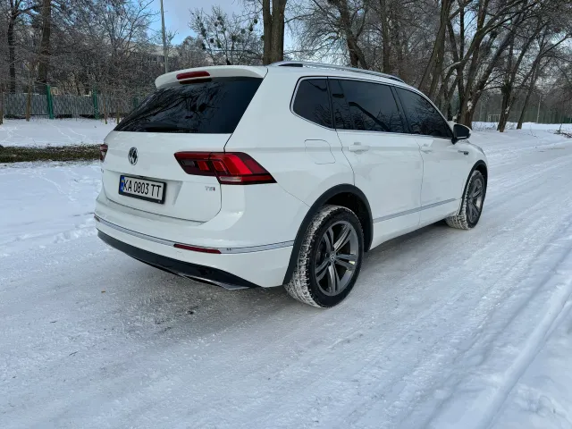 Volkswagen Tiguan - фото 4