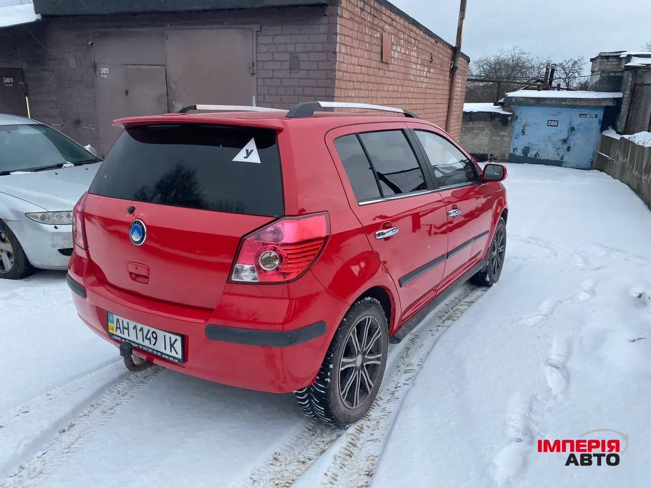 Geely MK Cross - фото 3