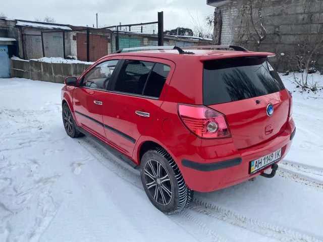 Geely MK Cross - фото 5