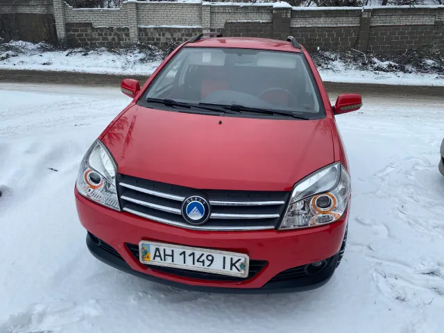 Geely MK Cross - фото 1