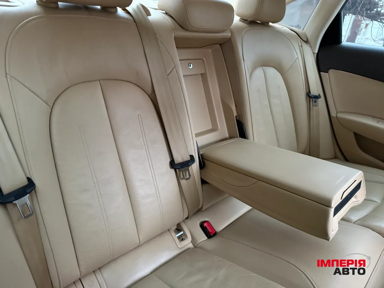 Audi A6 - фото 10