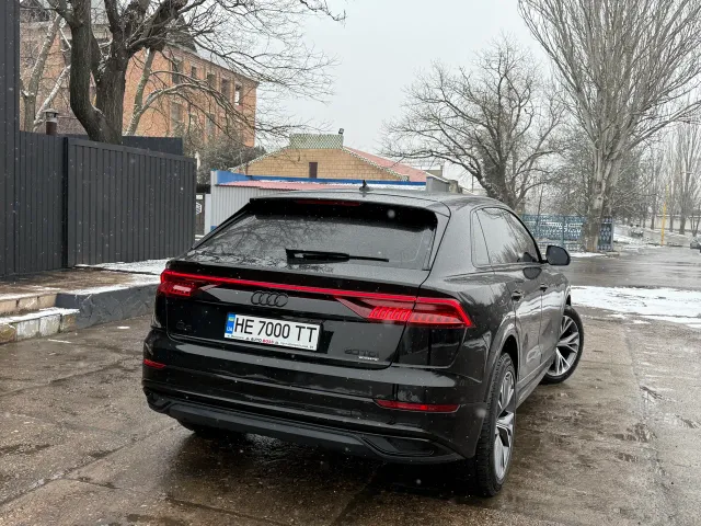 Audi Q8 - фото 5