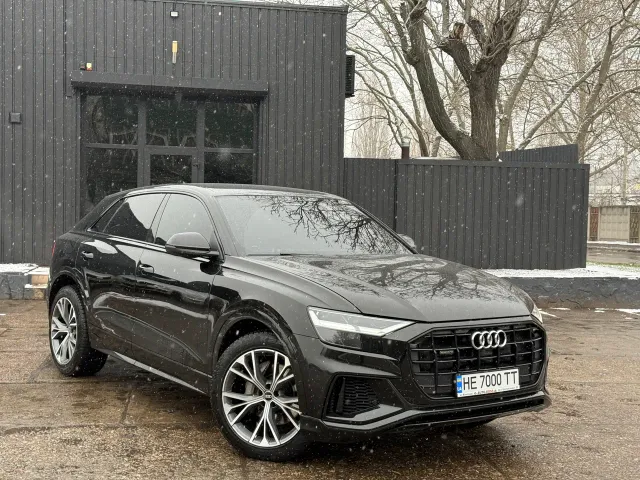 Audi Q8 - фото 1