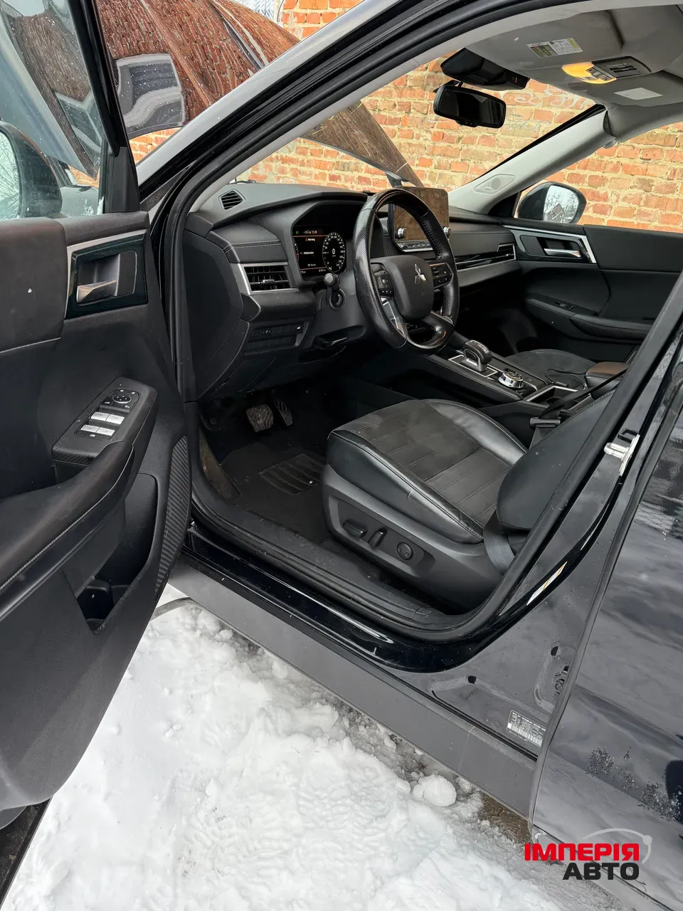 Mitsubishi Outlander - фото 12