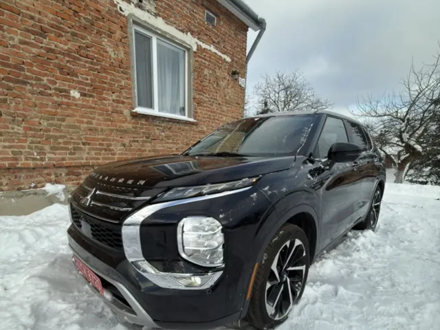 Mitsubishi Outlander - фото 2