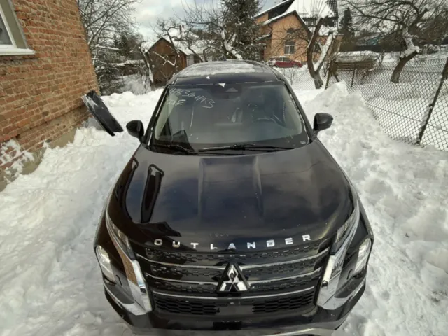 Mitsubishi Outlander - фото 4