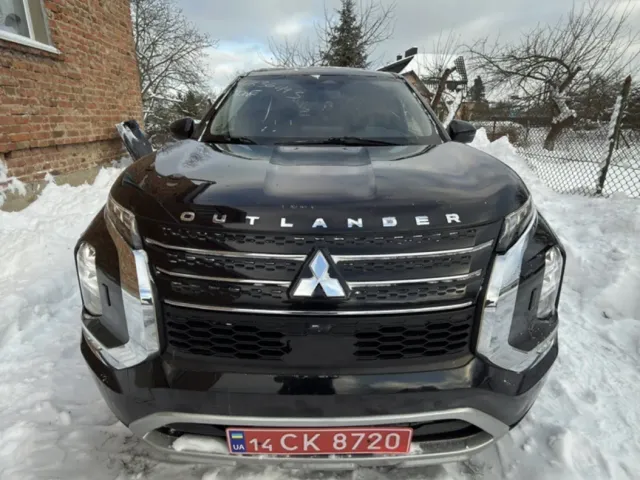 Mitsubishi Outlander - фото 3