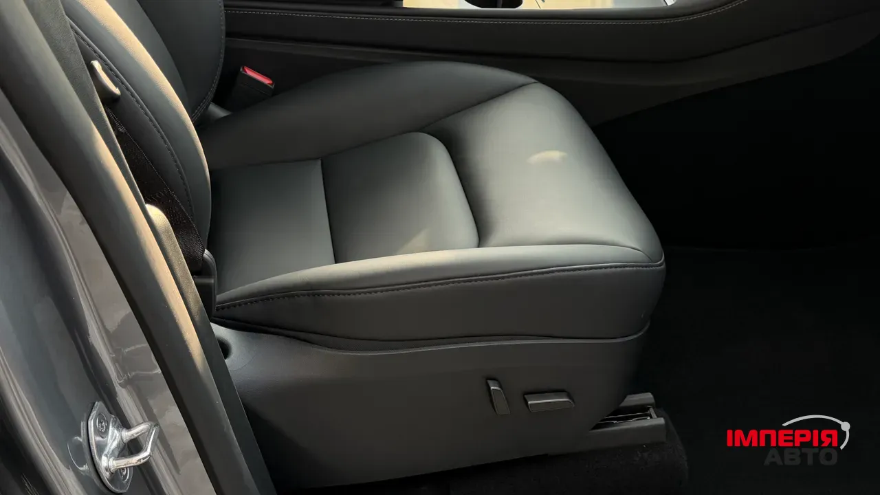 Tesla Model Y - фото 37