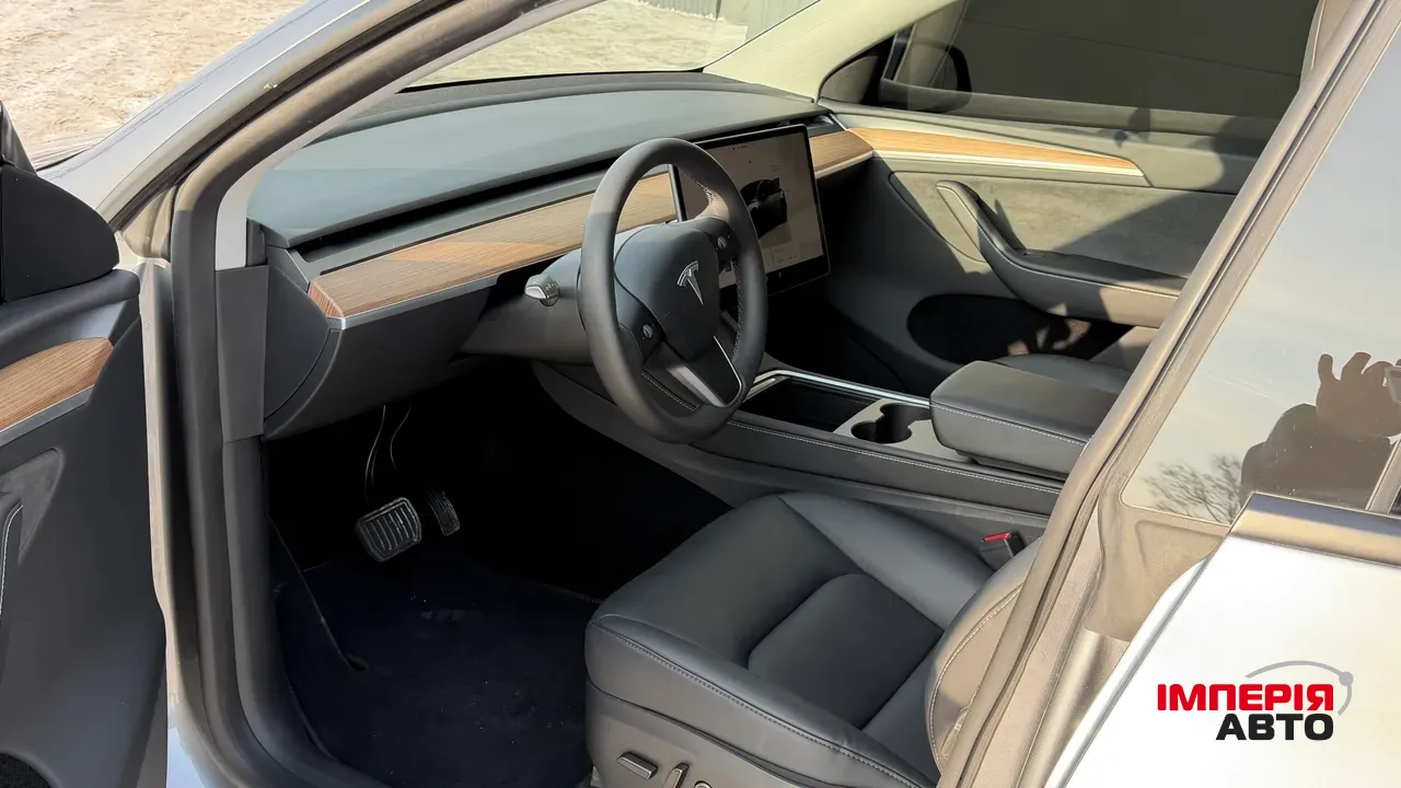 Tesla Model Y - фото 7