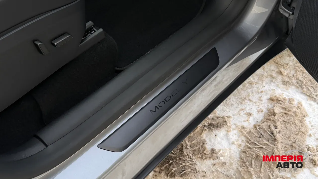 Tesla Model Y - фото 39