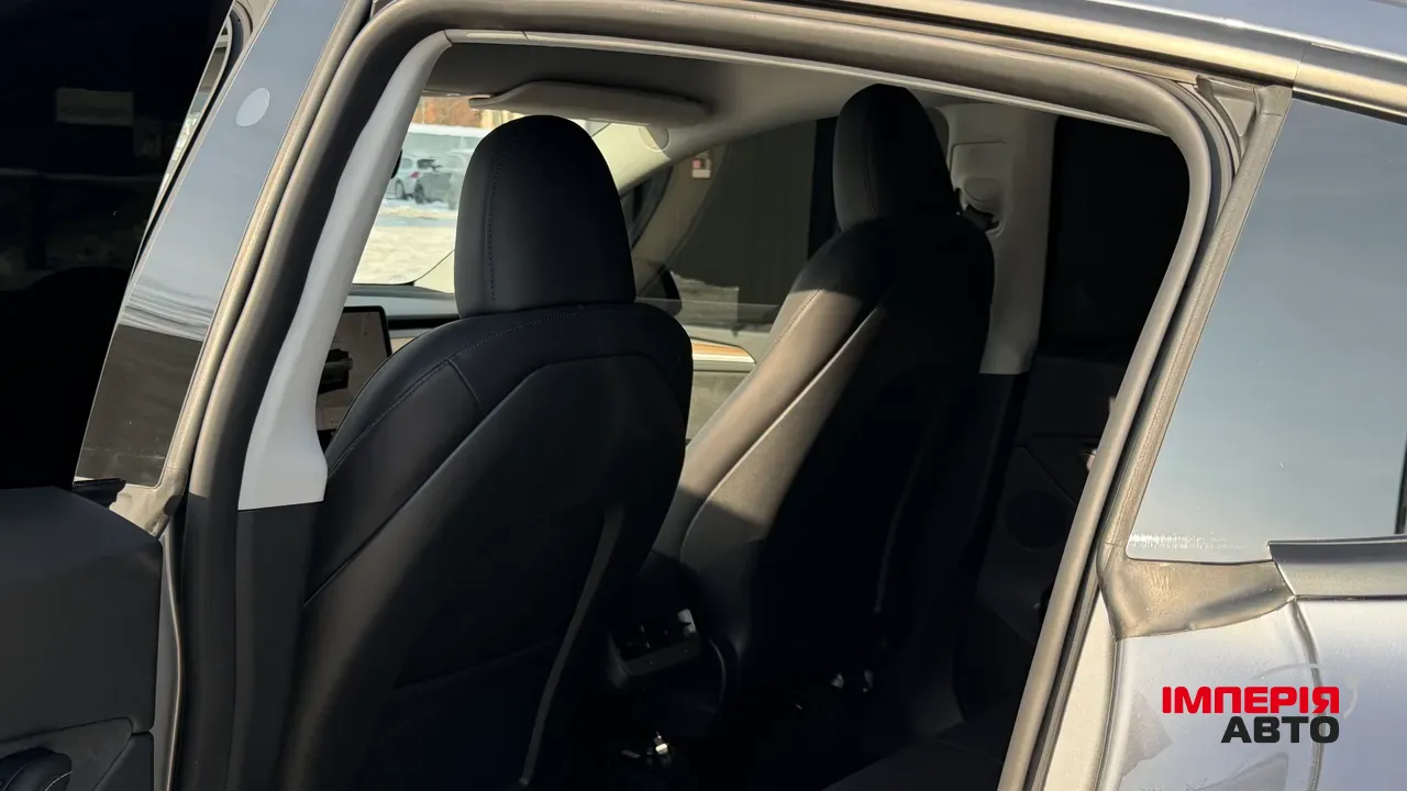 Tesla Model Y - фото 43