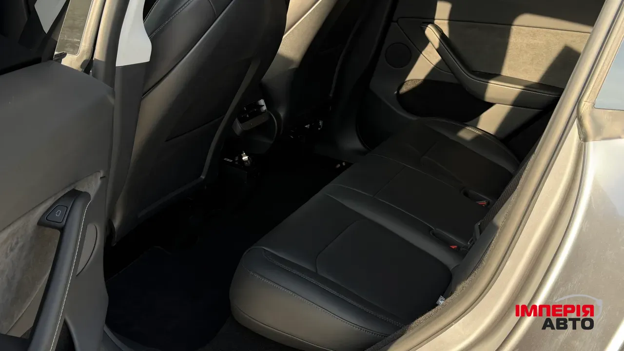 Tesla Model Y - фото 34
