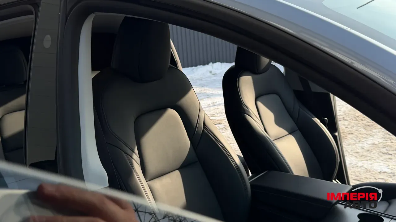 Tesla Model Y - фото 35